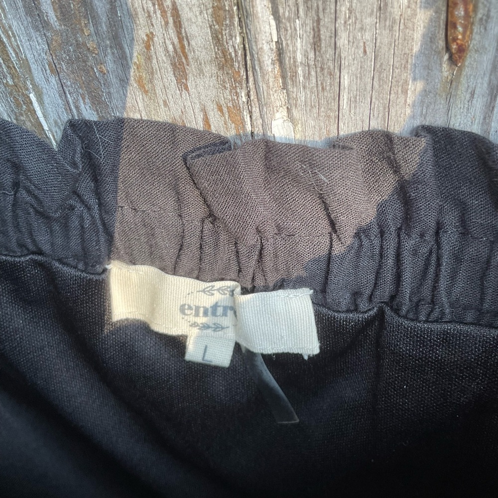 Entro Black Eyelet Ruffle Tank Top - Picture 4 of 10